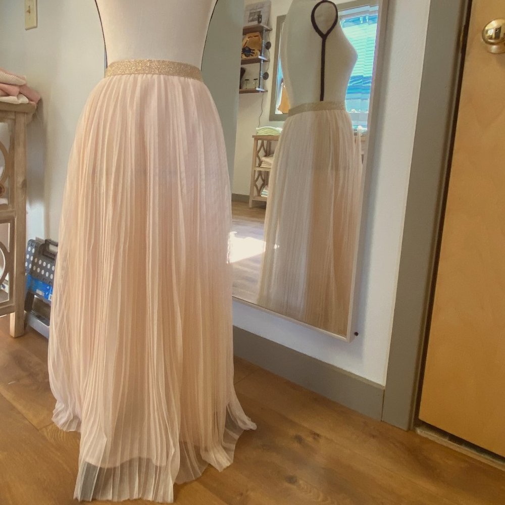 America & Beyond Pleated Skirt with Glitter Band